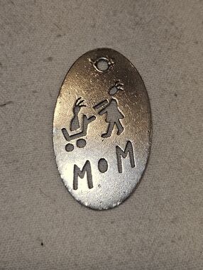 RARE VTG Annie Adams Sterling Silver "Mom" Stick Figure Pendant in 925 Silver